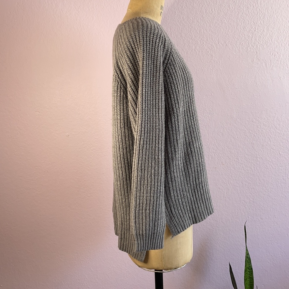 Forever 21 knit sweater - Picture 2 of 4